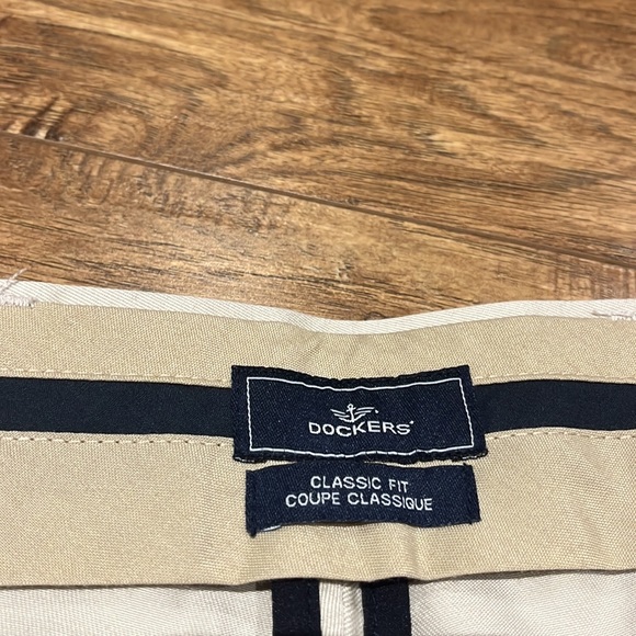 Dockers Classic Fit Signature Khaki flat front pants - Picture 8 of 9